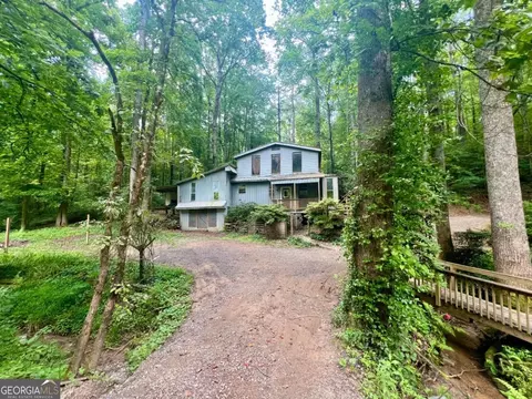 345 Banner Cir, Ellijay, GA 30540