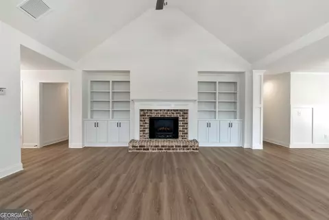 Living - 6376 Brockton Loop, Jefferson, GA 30549 photo 1 of 4