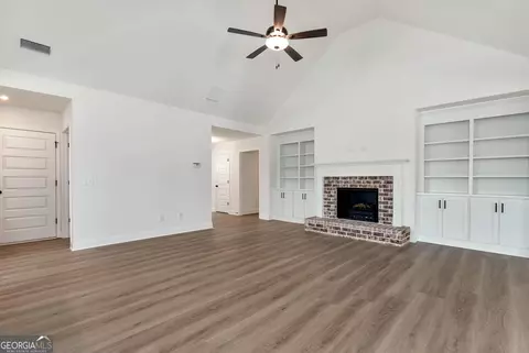 Living - 6376 Brockton Loop, Jefferson, GA 30549 photo 4 of 4