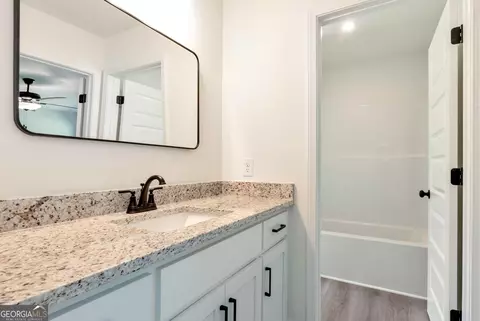 Bath - 6376 Brockton Loop, Jefferson, GA 30549 photo 10 of 13