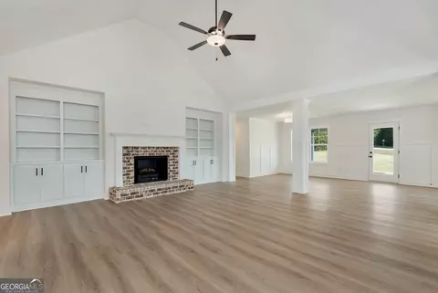 Living - 6376 Brockton Loop, Jefferson, GA 30549 photo 3 of 4