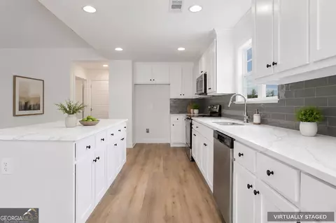 Kitchen - 6376 Brockton Loop, Jefferson, GA 30549 photo 1 of 3