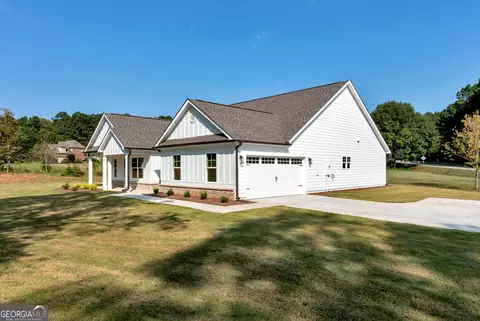 Exterior - 6376 Brockton Loop, Jefferson, GA 30549 photo 4 of 14
