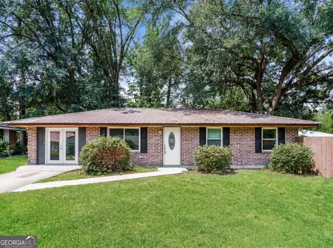 733 Sutton St, Jesup, GA 31545