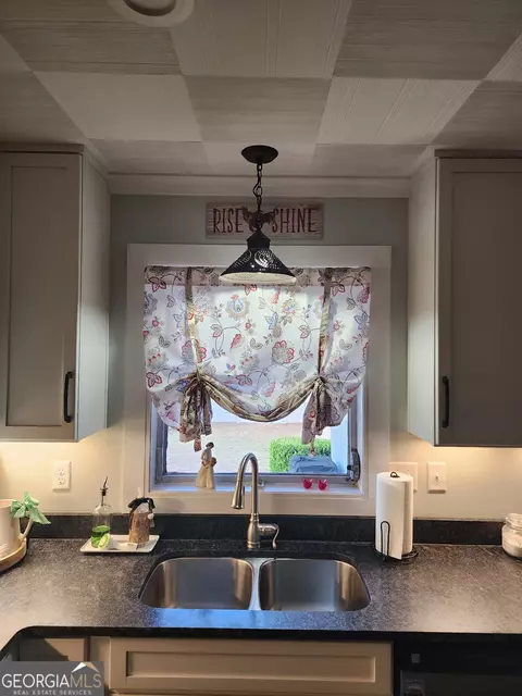 Kitchen - 501 Pine Forest St, Dublin, GA 31021 photo 4 of 4