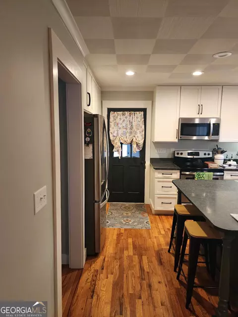 Entry Way - 501 Pine Forest St, Dublin, GA 31021 photo 3 of 4