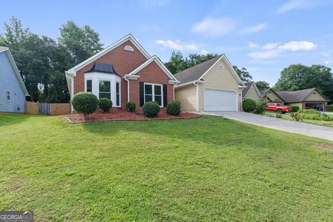 4680 Sterling Oaks Ct, Lilburn, GA 30047