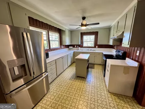 Kitchen - 654 Fire Tower Rd, Mount Vernon, GA 30445 photo 1 of 1