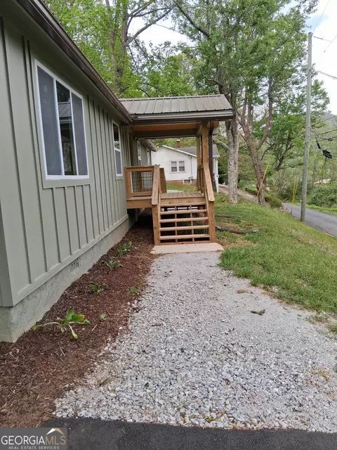 143 Nelson Ave, Clayton, GA 30525