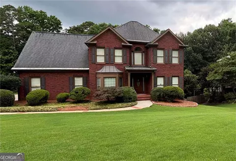 1930 Barrett Downs Dr, Cumming, GA 30040
