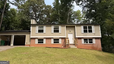 1885 Corduroy Ct, Lithonia, GA 30058