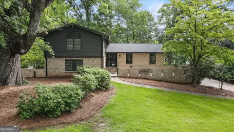 5616 Mill Trace Dr, Dunwoody, GA 30338