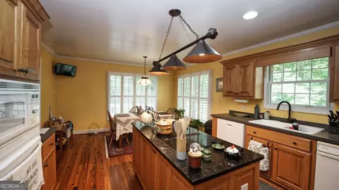 Kitchen - 434 Sunset Ct, Jasper, GA 30143 photo 2 of 3