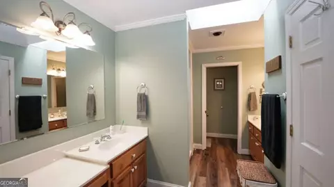Bath - 434 Sunset Ct, Jasper, GA 30143 photo 1 of 4