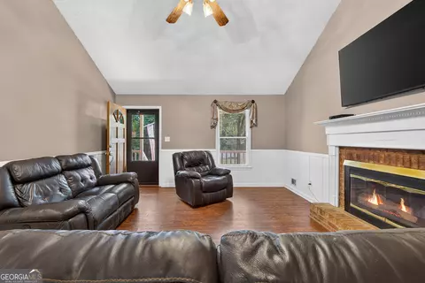 Living - 275 Pine Tree Ln, Mcdonough, GA 30252 photo 2 of 3