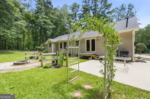 Exterior - 275 Pine Tree Ln, Mcdonough, GA 30252 photo 7 of 9