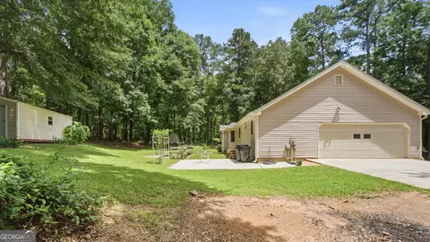 Exterior - 275 Pine Tree Ln, Mcdonough, GA 30252 photo 5 of 9