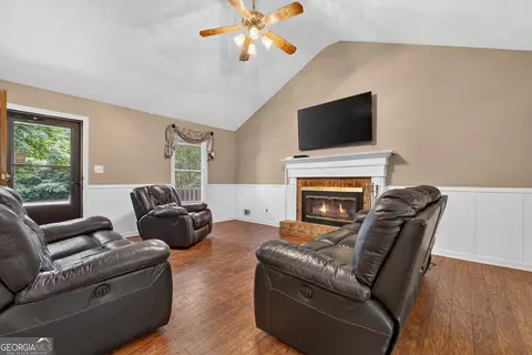 Living - 275 Pine Tree Ln, Mcdonough, GA 30252 photo 1 of 3