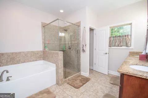 Bath - 116 Wilson Creek Dr, Lagrange, GA 30240 photo 1 of 4