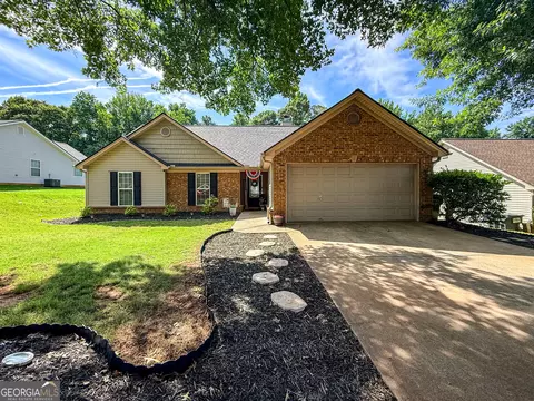 255 River Mist Cir, Jefferson, GA 30549