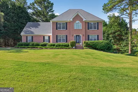 860 Scenic Lake Dr, Lawrenceville, GA 30045