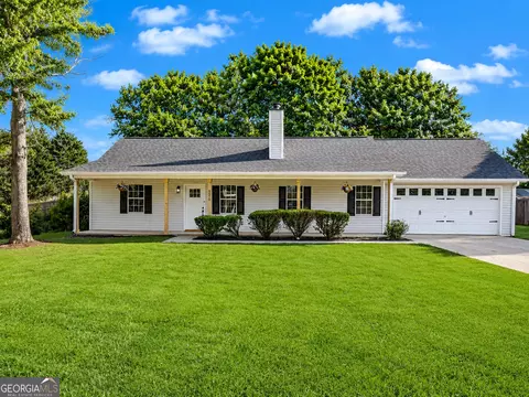 930 Century Oak Dr, Winder, GA 30680