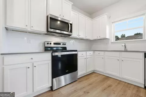 Entry Way - 417 Sawmill Trce, Hampton, GA 30228 photo 6 of 13