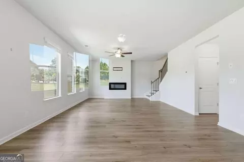 Living - 417 Sawmill Trce, Hampton, GA 30228 photo 3 of 5