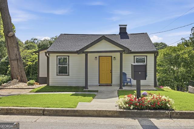 1756 Mary George Ave NW, Atlanta, GA 30318