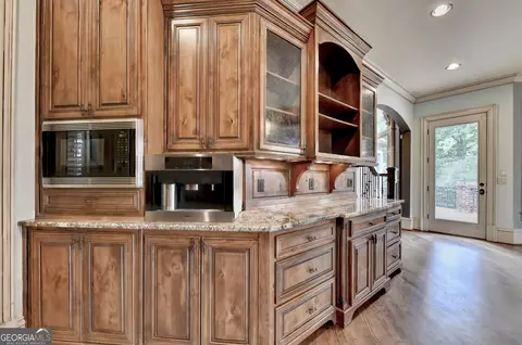Kitchen - 8130 Formby Ct, Duluth, GA 30097 photo 6 of 15