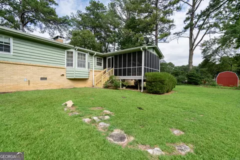 2685 Ashworth Lake Rd, Snellville, GA 30078