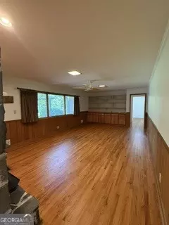 Living - 111 Roberson St, Dublin, GA 31021 photo 2 of 4