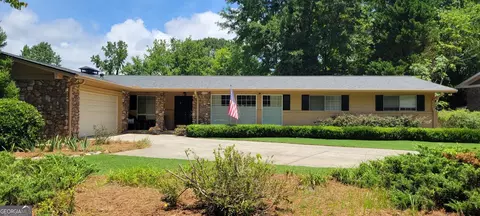 2730 Fontainebleau Dr, Dunwoody, GA 30360