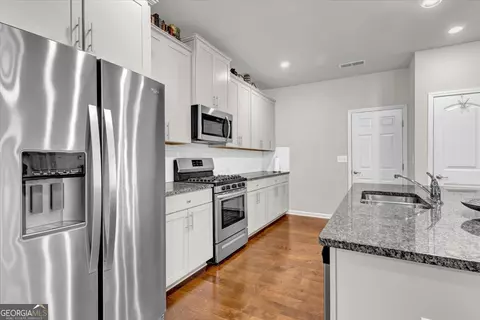 Kitchen - 810 Codex Dr, Fairburn, GA 30213 photo 2 of 4