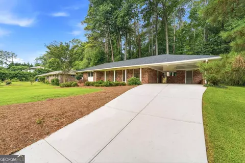 2016 Hollidon Rd, Decatur, GA 30033