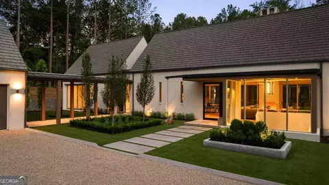 3 Sardis Trl, Chattahoochee Hills, GA 30268