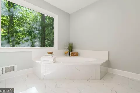 Bath - 3785 Whitney Pl, Duluth, GA 30096 photo 2 of 5