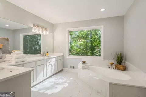 Bath - 3785 Whitney Pl, Duluth, GA 30096 photo 1 of 5