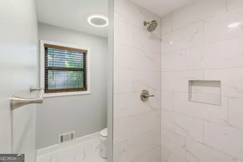 Bath - 3785 Whitney Pl, Duluth, GA 30096 photo 3 of 5