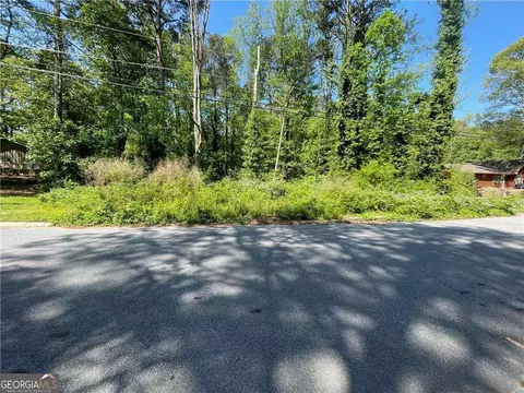 1267 Raintree Dr, Snellville, GA 30078