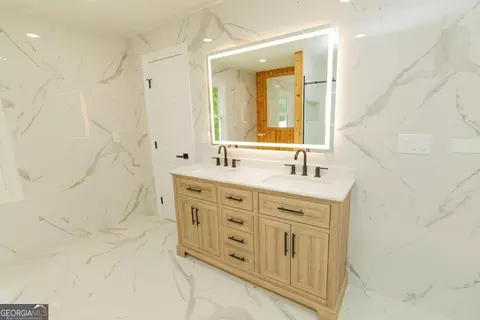 Bath - 60 Lakeside Dr, Covington, GA 30016 photo 6 of 11