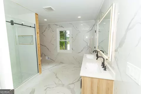 Bath - 60 Lakeside Dr, Covington, GA 30016 photo 1 of 11