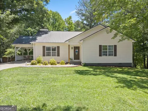 18 Chickasaw Trl, Cleveland, GA 30528