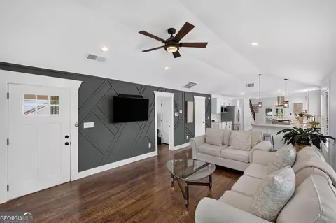 8 S Eugenia Pl NW, Atlanta, GA 30318
