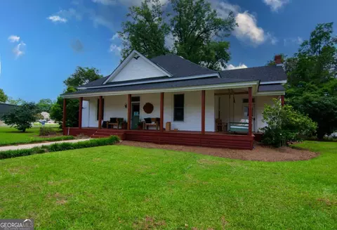 322 Fort Ln, Hamilton, GA 31811