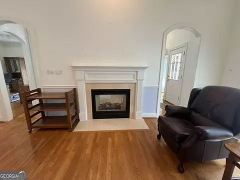 Living - 132 Sunny Point Cir, Lagrange, GA 30240 photo 5 of 7