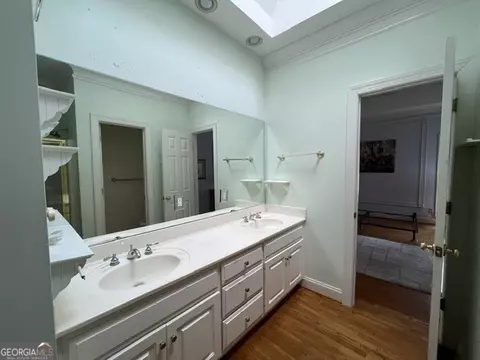 Bath - 132 Sunny Point Cir, Lagrange, GA 30240 photo 4 of 7