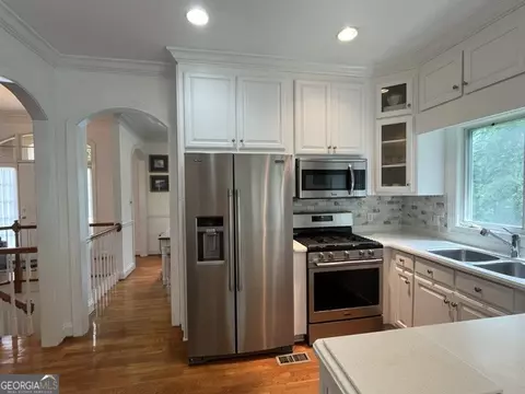Kitchen - 132 Sunny Point Cir, Lagrange, GA 30240 photo 4 of 7