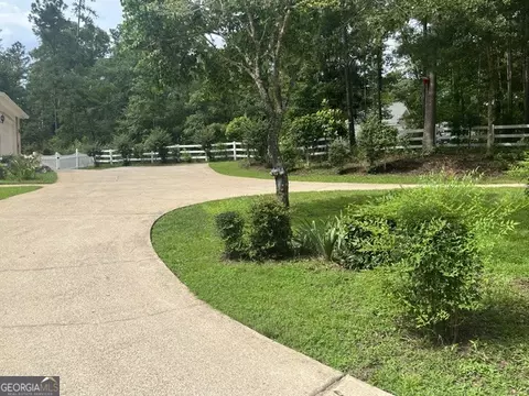 Exterior - 132 Sunny Point Cir, Lagrange, GA 30240 photo 5 of 8