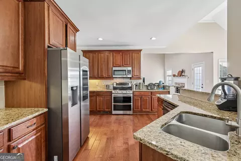 Kitchen - 2100 Apalachee Trl, Monroe, GA 30656 photo 2 of 2